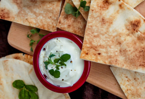 pita2 homemade pita bread with a herby dip