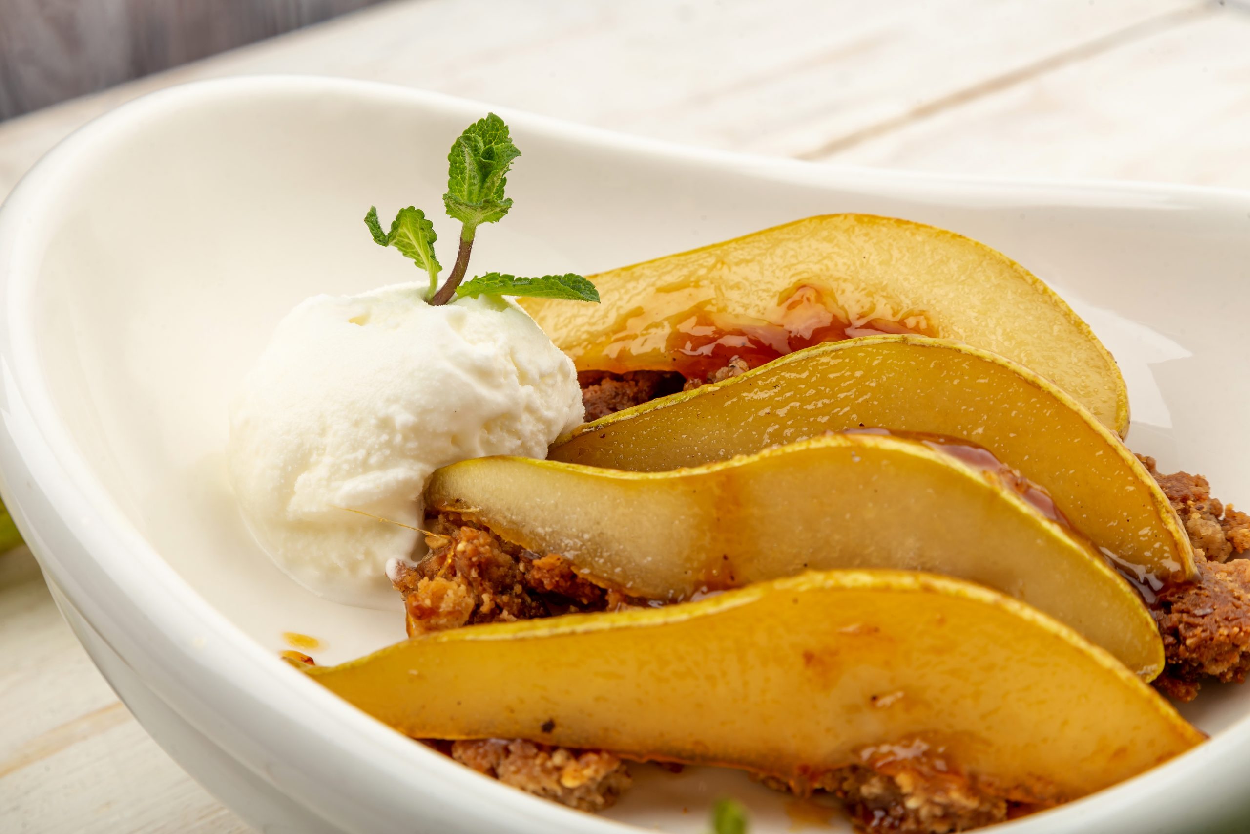 Comice Pear - Definition and Cooking Information 