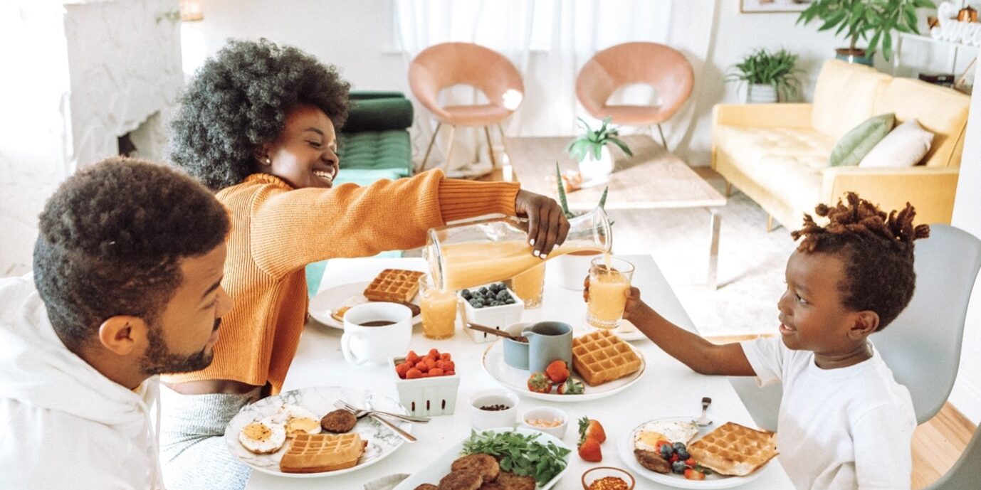 Family eating dinner Family eating dinner