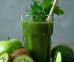 Green Smoothie with kiwi apple cucumber spinach