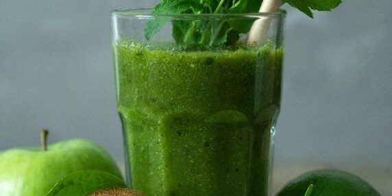 Green Smoothie with kiwi apple cucumber spinach Green Smoothie with kiwi apple cucumber spinach