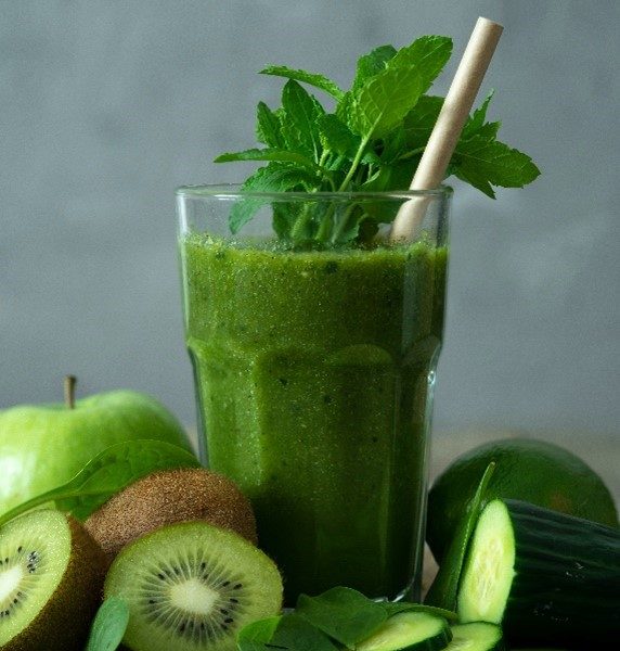 Green Smoothie with kiwi apple cucumber spinach