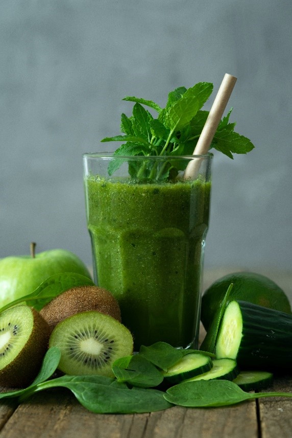Green Smoothie with kiwi apple cucumber spinach Green Smoothie with kiwi apple cucumber spinach
