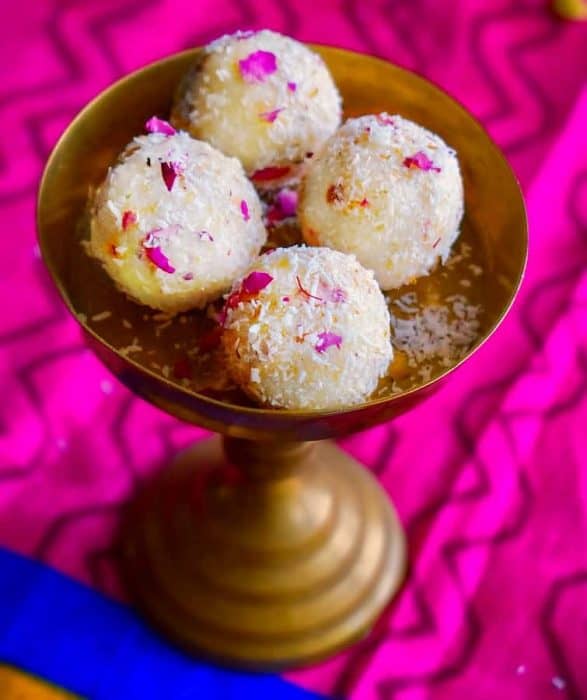 rose-coconut-ladoo