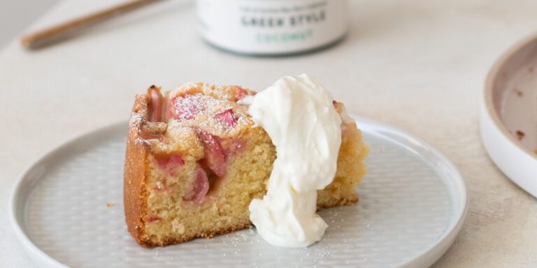 rhubarb and ginger cake