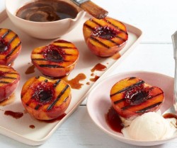 barbecued-peaches-with-brown-sugar-glaze