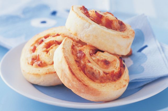 cheese-and-bacon-scrolls-23652-1