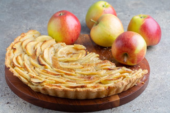 Tarte aux pommes normande