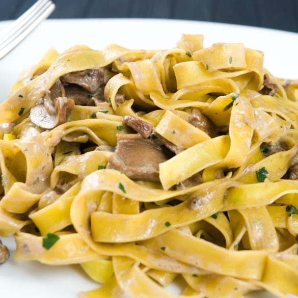 Tagliatelle ai funghi porcini, Tagliatelle with mushrooms